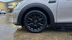 MINI Hatchback 1.5 Cooper Classic Premium 5dr Auto Petrol Hatchback